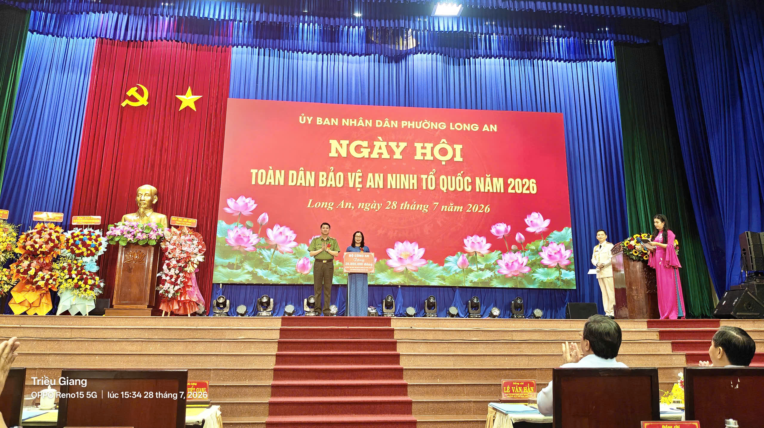 Bộ Công an tặng "Mô hình Học sinh, sinh viên tự quản an ninh, trật tự" cho Trường Cao đẳng nghề Tây Ninh